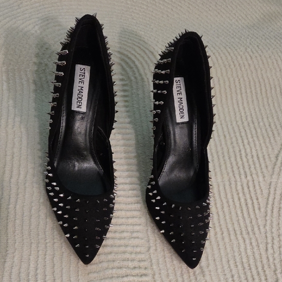 Steve Madden Black Pointed-Toe Spike Stiletto Pumps - Picture 2 of 8